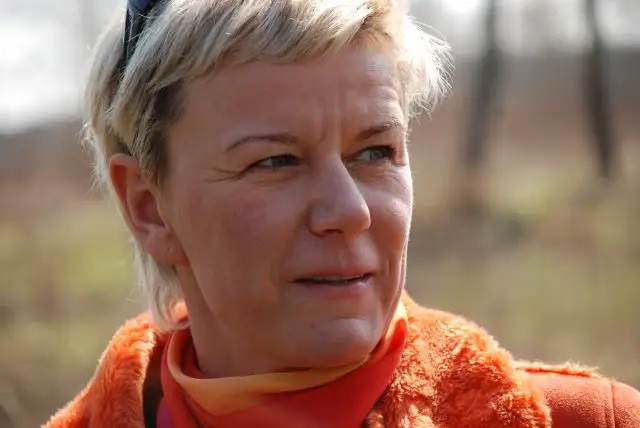 Какая женщина: экс-министр Линда Мурниеце стала барменом