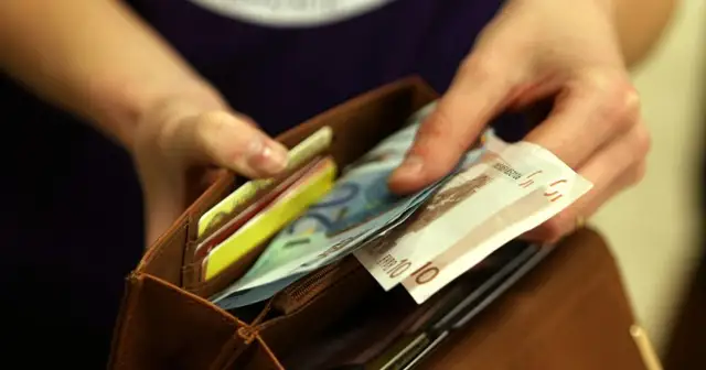 Vērtēšanai Budžeta komisijā virza iedzīvotāju rosinājumu par minimālās alga palielināšanu līdz 630 eiro