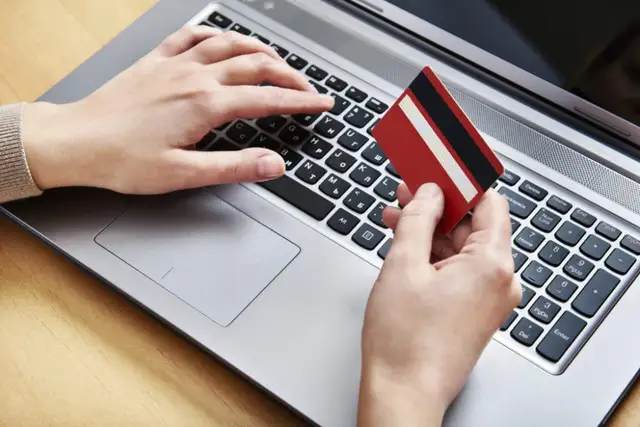 Vīrietim izkrāpti 100 eiro par «Facebook» noskatītā dzīvokļa īri Liepājā