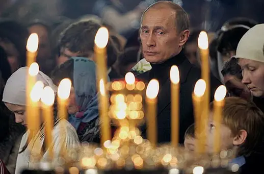 Путин приехал на рождественскую службу в новом имидже (ВИДЕО, ФОТО)
