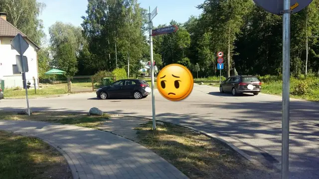 В Саласпилсе поезд насмерть сбил человека: движение приостановлено