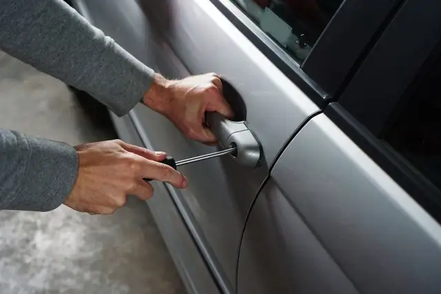 Šogad desmit mēnešos Latvijā nozagti 175 auto