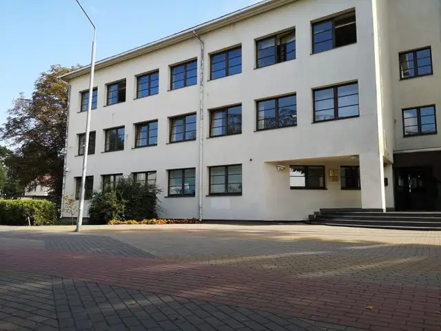 Majoru vidusskolā pedagogu trūkuma dēļ ilgstoši nenotiek bioloģijas un ģeogrāfijas stundas