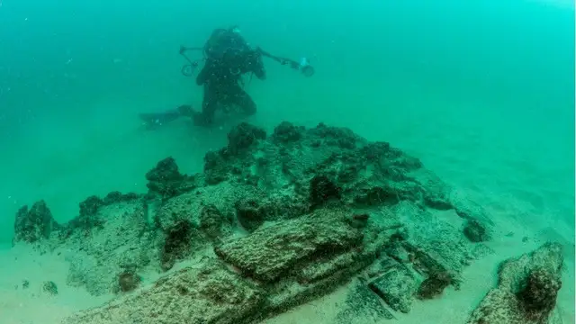 На морском дне возле Вентспилса обнаружен «подводный город»: Видео
