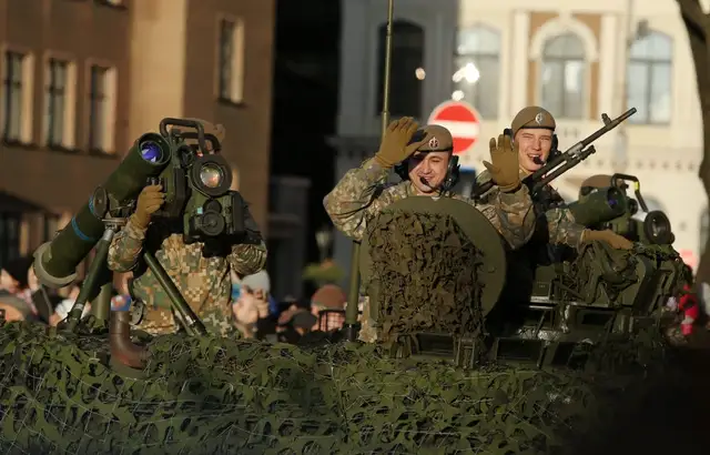 Lāčplēša dienas militārajai parādei nenotiekot, šogad pēc pārtraukuma karaspēka skate norisināsies 18.novembrī