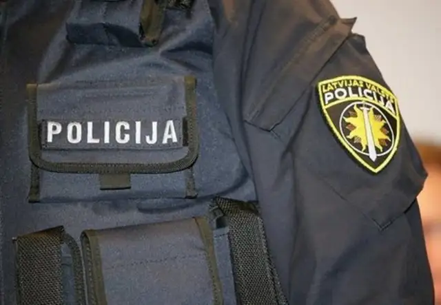 Procesuālas darbības «Rīgas namu pārvaldniekā»: policija vien rītausmā atstājusi biroja telpas, paņemot līdzi dokumentus