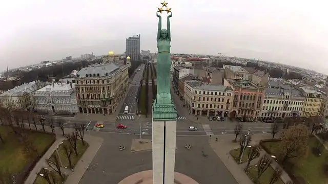 «Писающий мальчик» оштрафован на тысячу евро у Памятника Свободы
