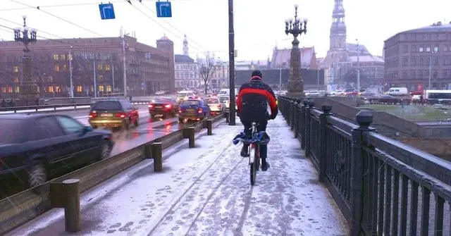 Pirmdiena būs mākoņaina, vietām nesot nelielu lietu