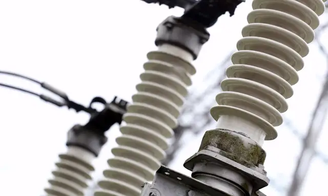 «Sadales tīkla» tarifu decembrī varētu pārskatīt būtisku elektroenerģijas cenu izmaiņu gadījumā