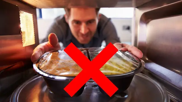 Разогреть до смерти. Какие продукты нельзя греть в микроволновке