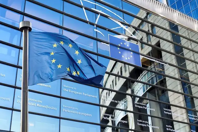Европа еще голосует: сегодня во многих странах — главный день выборов в ЕП; какие новости?