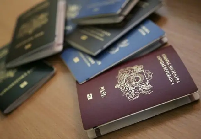 По закону? В интернет-магазине торгуют паспортами Латвийской Республики
