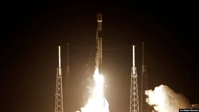 SpaceX вывела на орбиту 60 спутников. Их можно увидеть из Риги!