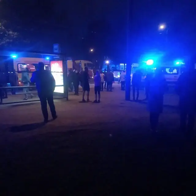 Два пенсионера попали под трамвай у парка Победы