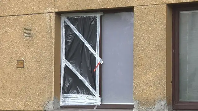 Спецоперация в Ильгюциемсе: налоговая полиция выбила окно квартиры и запустила внутрь служебную собаку
