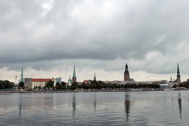 Aptauja: Trešdaļa rīdzinieku vēlas pārcelties dzīvot uz citurieni