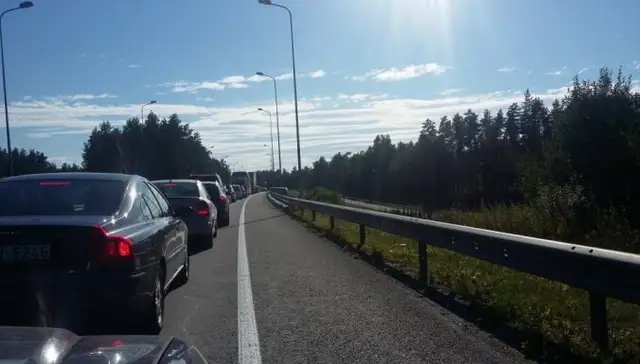 Sestdien uz Tallinas šosejas avārijas nosēšanos veikusī lidmašīna bija devusies privātā lidojumā