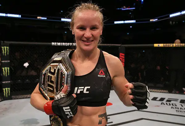 Американский боец UFC вызвал на бой русскую бабу. Ему не страшно?