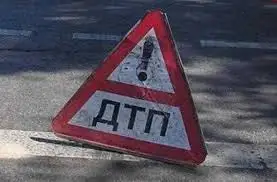 Возле Дарзини столкнулись три автомашины. К Саласпилсу не проехать (ВИДЕО)