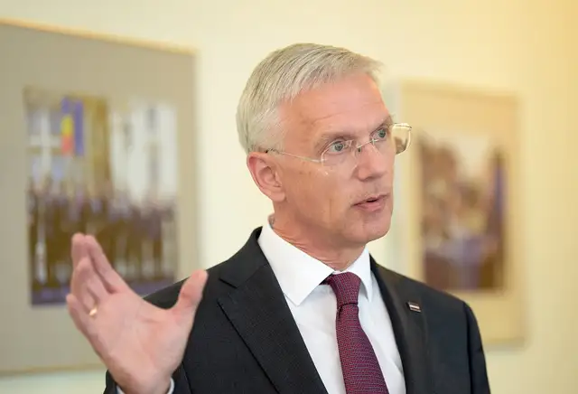 Kariņš: Neplānojam pastiprināt ierobežojošos pasākumus, bet arī atslābt vēl nevaram