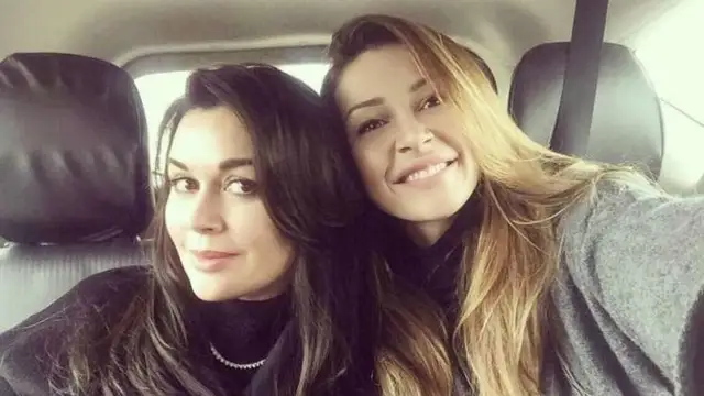 Дочь Заворотнюк публикует модные образы в сети, пока ее мать при смерти (ФОТО)