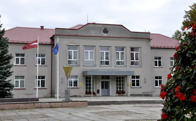 Preiļu novadā pēkšņā vētrā stipri sapostītas aptuveni divdesmit mājas (VIDEO)