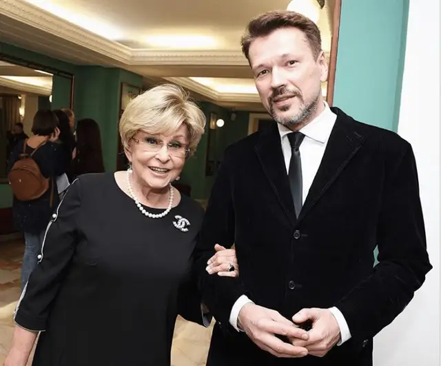 Ангелина Вовк выходит замуж за молодого любовника