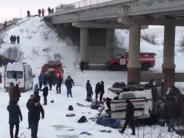 В результате ДТП в Забайкалье погибли 19 человек, в Тунисе — 22 человека (видео)