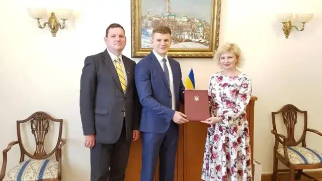 Šķērsojot Ukrainas-Ungārijas robežu, ar kontrabandas cigaretēm automašīnā pieķerts Latvijas goda konsuls