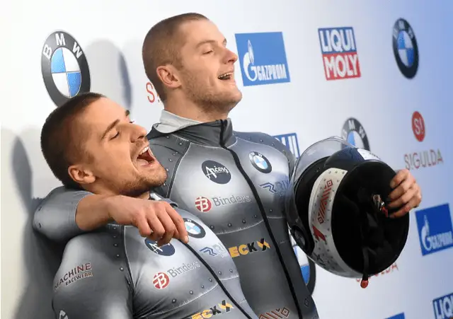 Бобслеисты Киберманис и Микнис завоевали бронзовую медаль чемпионата мира