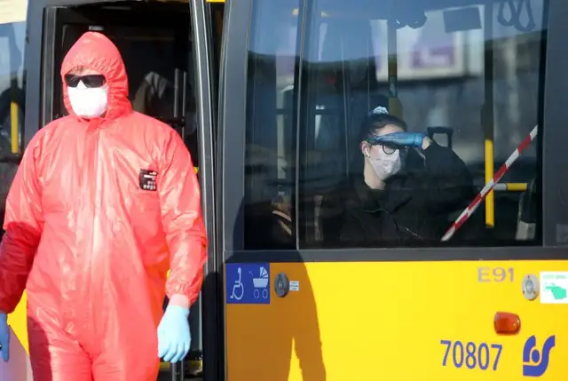 Šoferu slimošanas dēļ samazinās sabiedriskā transporta reisus Rīgā