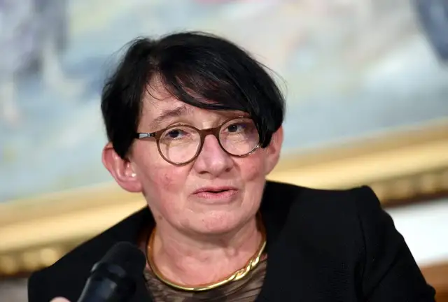 Francijas vēstniecei Latvijā piešķirts Triju Zvaigžņu ordenis
