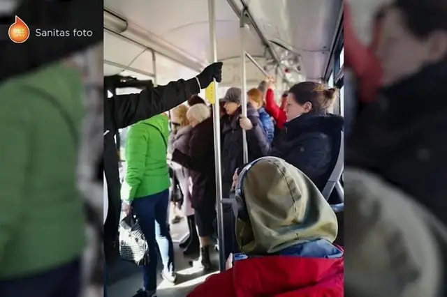 Как селедка в бочке: рижане о переполненных автобусах (ВИДЕО)