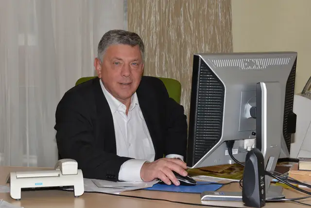 Депутат Рижской думы Михаил Каменецкий – о том, какая бывает интеллигенция. Раньше и сейчас