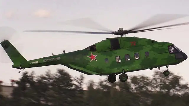 В Подмосковье военный вертолет совершил экстренную посадку на трассу