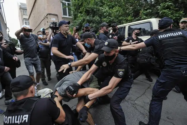 Baltijas valstu un Polijas prezidenti aicina Baltkrieviju pārtraukt spēka pielietošanu pret tautu