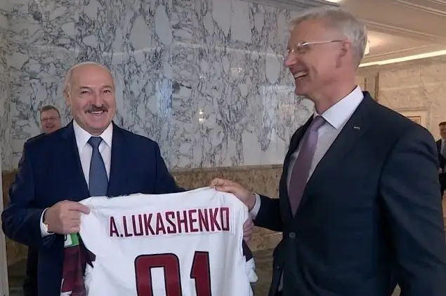 Kariņš: Latvija sāks sarunas ar IIHF par Baltkrievijā plānoto hokeja čempoionāta spēļu rīkošanu citā valstī