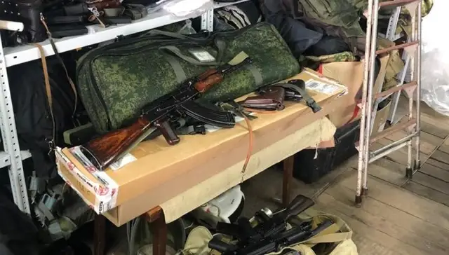 В Латвию пытались доставить российскую военную экипировку под видом «защиты от собак»