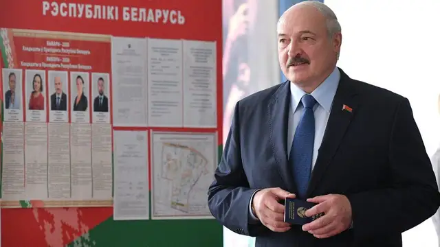 Pētniece: Lai nostiprinātu savas pozīcijas, Lukašenko varētu lūgt palīdzību Krievijai