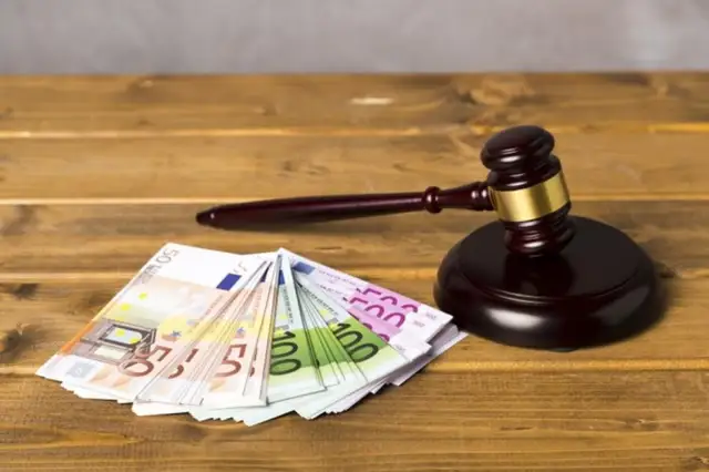 Prokurors Bondaru pārim lūdz piespriest 74 000 eiro sodu