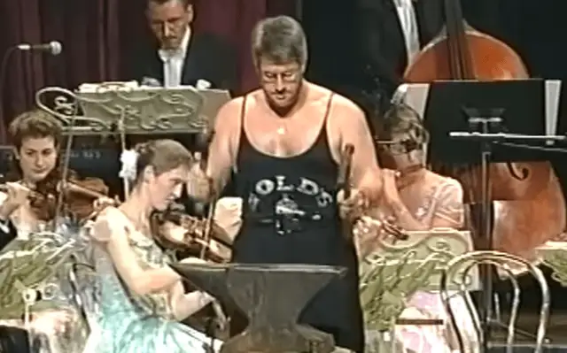 Andre Rieu and the Johann Strauss Orchestra: Штраус с молотками (МУЗЫКА)