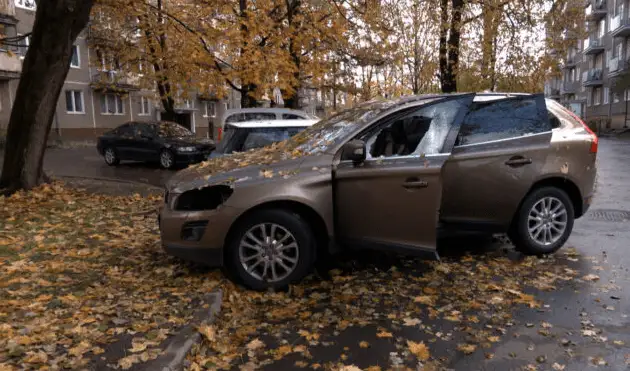 Полиция поймала воров, кравших фары с автомобилей марки «Вольво»