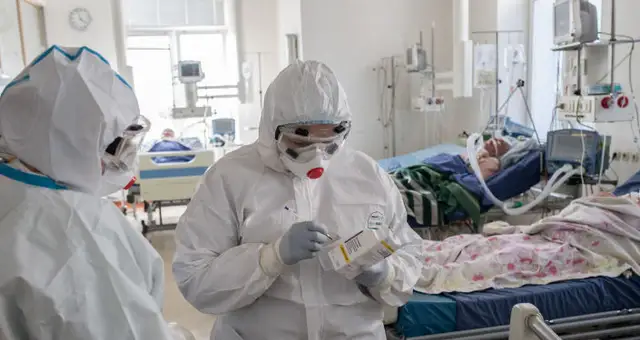 Stacionāros esošo smago Covid-19 pacientu skaits sasniedzis 61 cilvēku