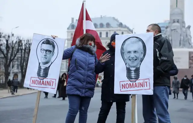 «Остается надеяться лишь на раскол среди протестующих»: обозреватель «Диены» о дестабилизации политической системы Латвии