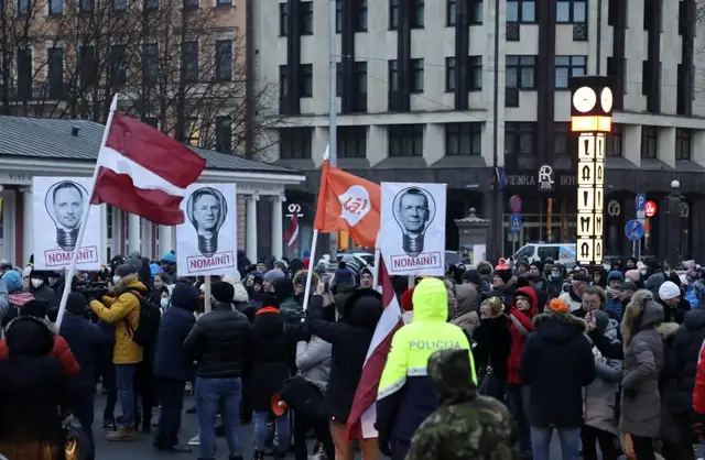 Социолог: если господа, сидя на деньгах, не могут помочь тем, кто потерял работу, общество выходит протестовать