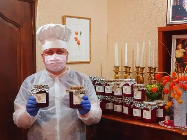 Латвийский оперный певец стал производить консервированные овощи (ФОТО)