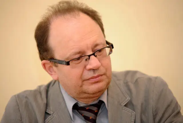 Психотерапевт: если человек верит в теории заговора, то объяснения ученых ему безразличны