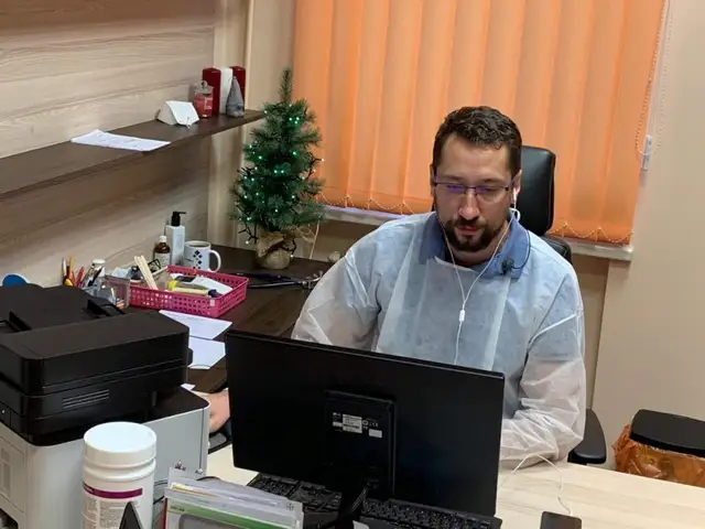 Станет ли третья доза вакцины обязательной и могут ли отозвать сертификат? Отвечает член совета по иммунизации
