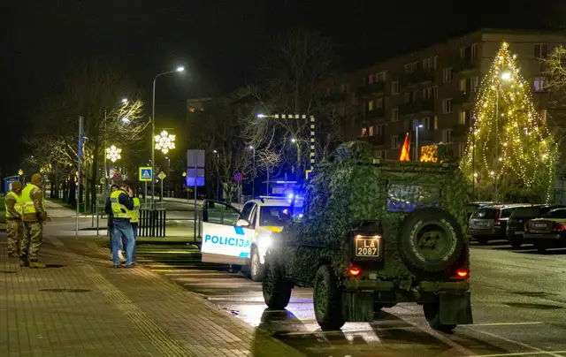 Ar Covid-19 saistītie ierobežojumi un komandantstunda nedēļas nogalēs būs spēkā līdz 25.janvārim