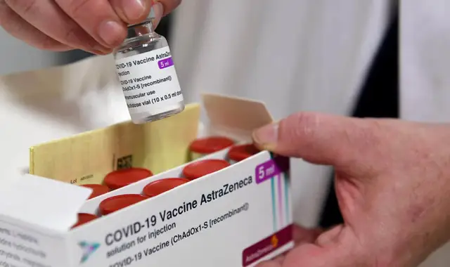 Вакцину AstraZeneca переименовали после скандалов в Европе